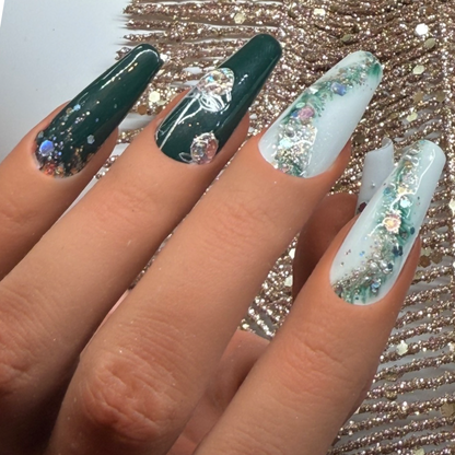 Christmas Garland Press On Nails – Long Coffin, Medium