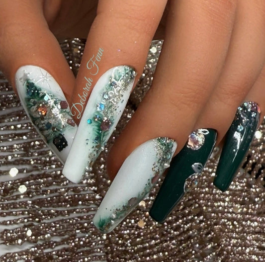 Christmas Garland Press On Nails – Long Coffin, Medium